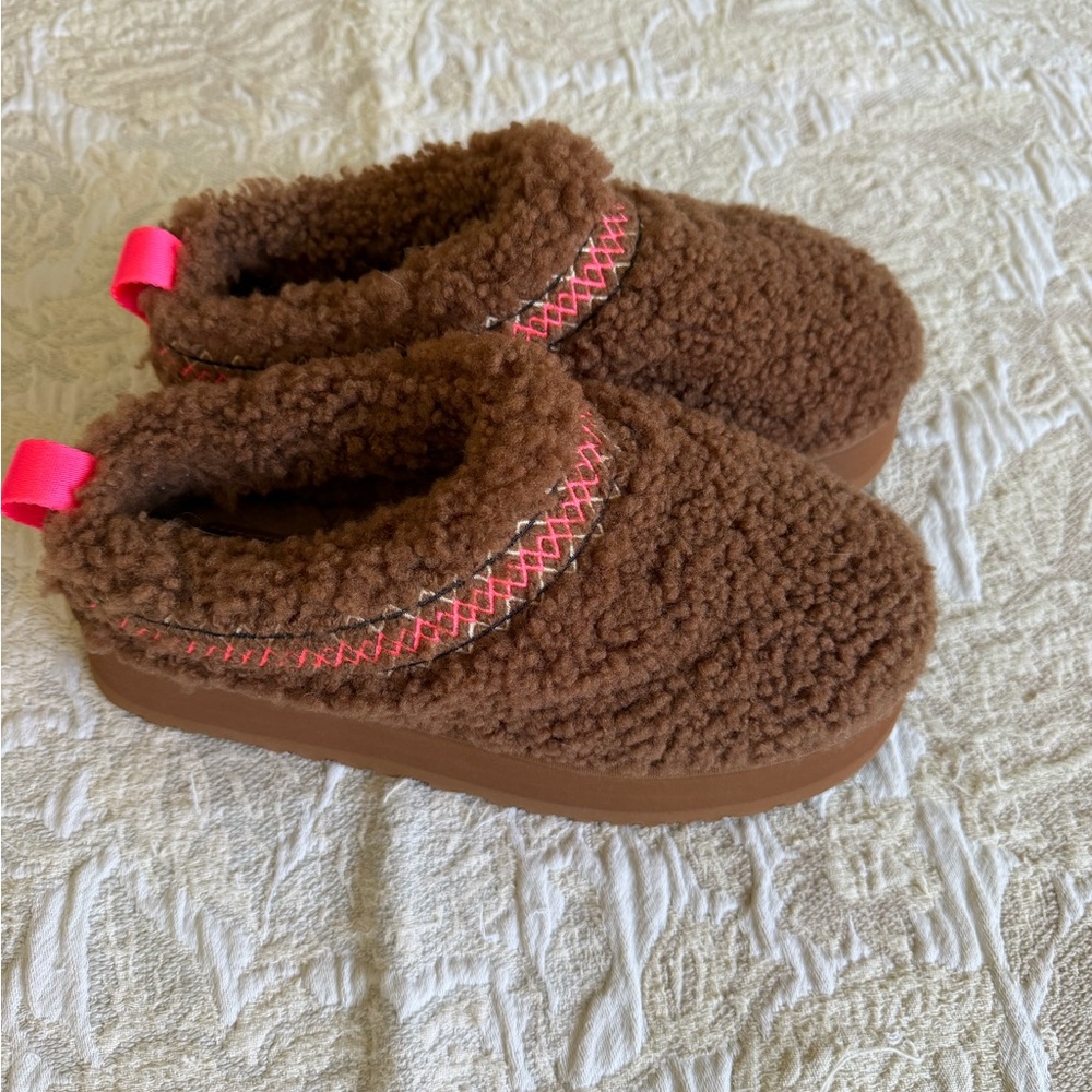 Cozy Brown Sherpa Slippers